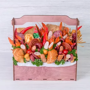 Мужской подарочный ящик с раками, чиабаттой, сыром косичкой, колбасками и сыром дорблю - №148