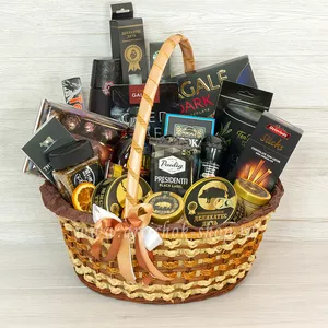 Большая корзина с шоколадом Bucheron, Toblerone, конфетами Ferrero Rocher Rondnoir, Pergale Vodka, премиальными колбасами из мяса куропатки, кабана и оленя - №1481