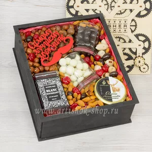 Подарочный бокс с кодовой крышкой в подарок мужчине с орехами в шоколаде, фундуком, миндалем и паштетом из мяса Оленя - №1633
