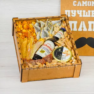Подарочный деревянный бокс для мужчин с паштетом из мяса кабана, желтым полосатиком, спинкой минтая, янтарной рыбки и орехов - №1648