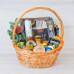 Новогодняя подарочная корзина для мужчин с красной икрой, сырами Grassan, Schonfeld, Gallery, деликатесами из мяса медведя, оленя, кабана и куропатки - №1923