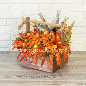 Ящик подарочный для мужчины с раками, рыбой и сыром - №343