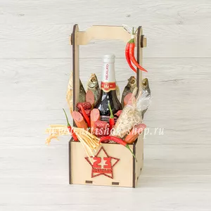 Подарочный ящик на 23 февраля с рыбой, колбасами и сыром - №515